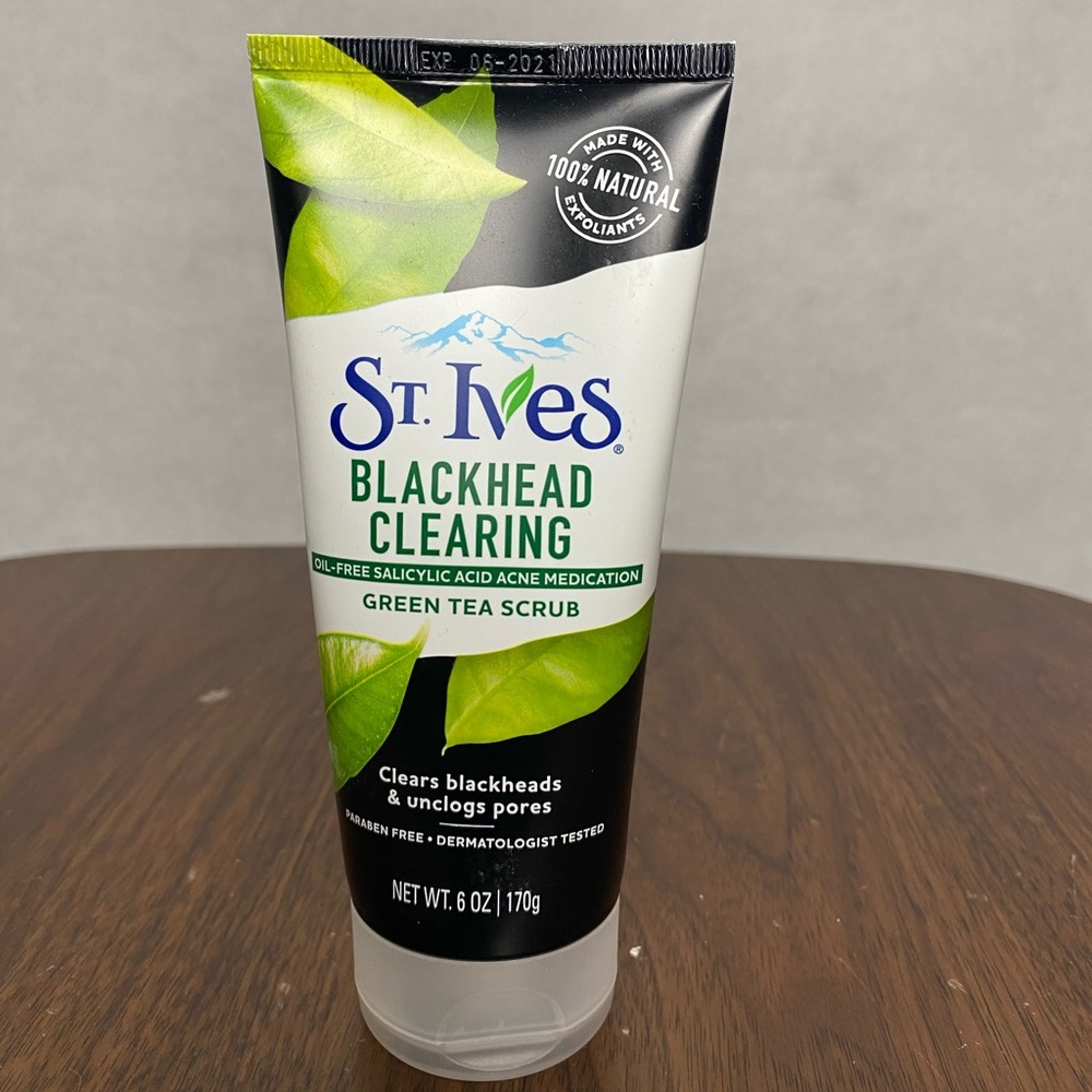 St. Ives Blackhead Clearing Green Tea Scrub